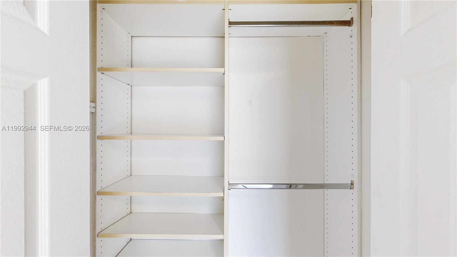 VILLAS AT THE HAMMOCKS CO - Residential