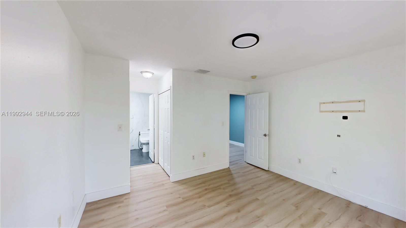 VILLAS AT THE HAMMOCKS CO - Residential