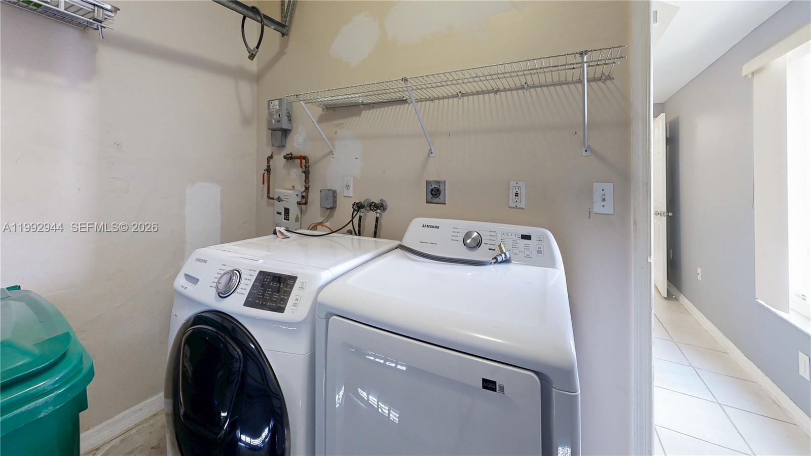 VILLAS AT THE HAMMOCKS CO - Residential