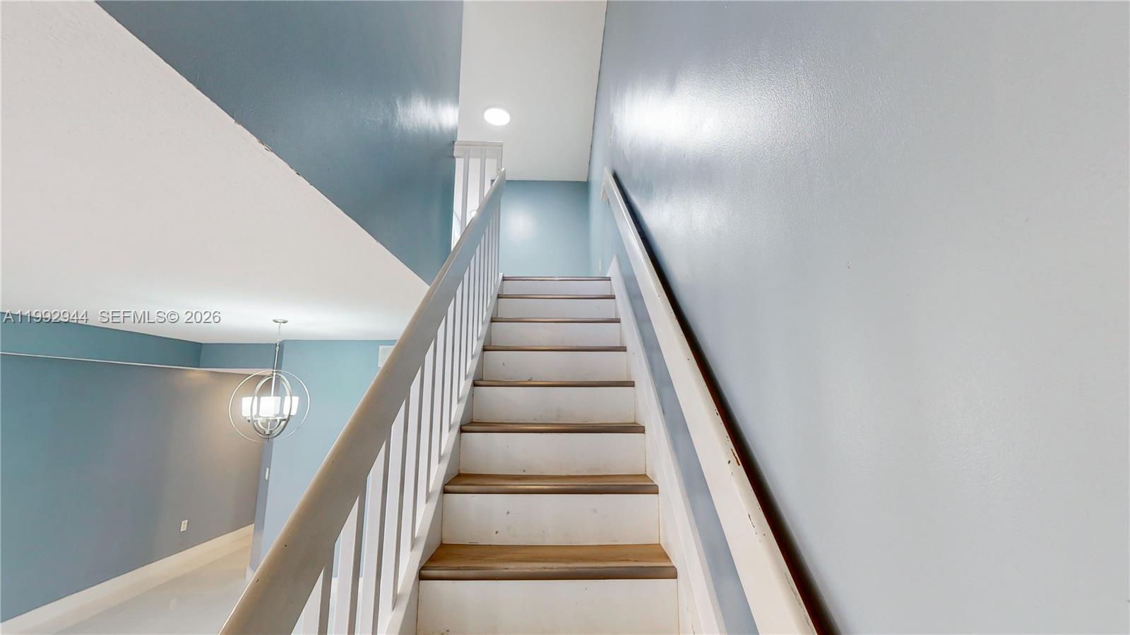 VILLAS AT THE HAMMOCKS CO - Residential