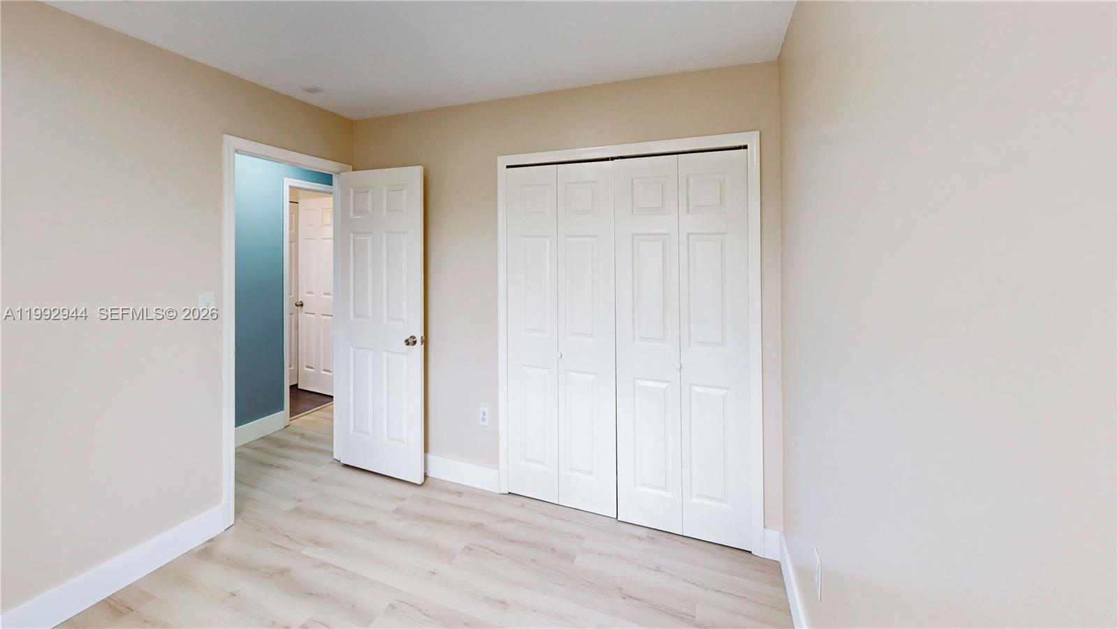 VILLAS AT THE HAMMOCKS CO - Residential