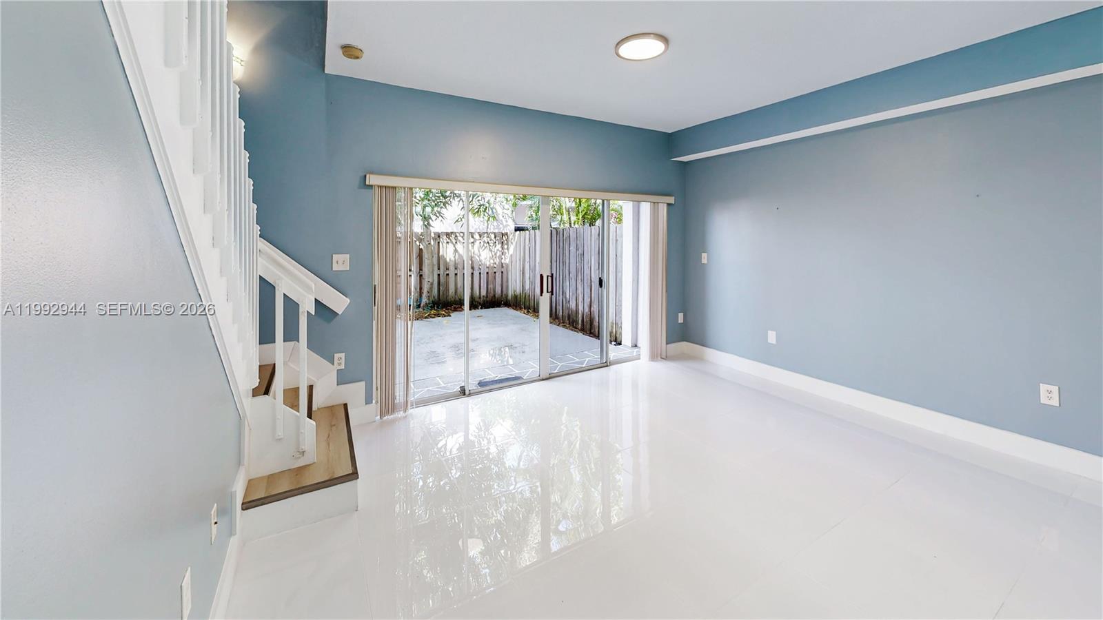 VILLAS AT THE HAMMOCKS CO - Residential