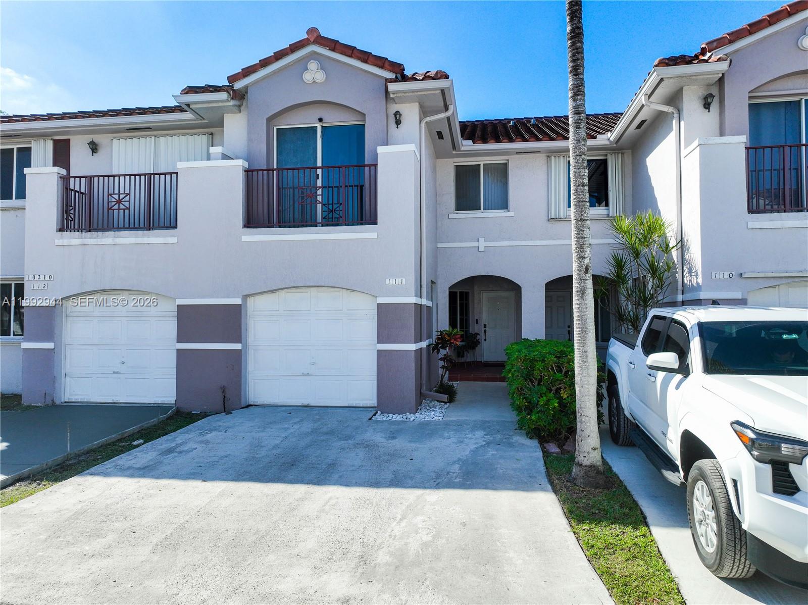 VILLAS AT THE HAMMOCKS CO - Residential