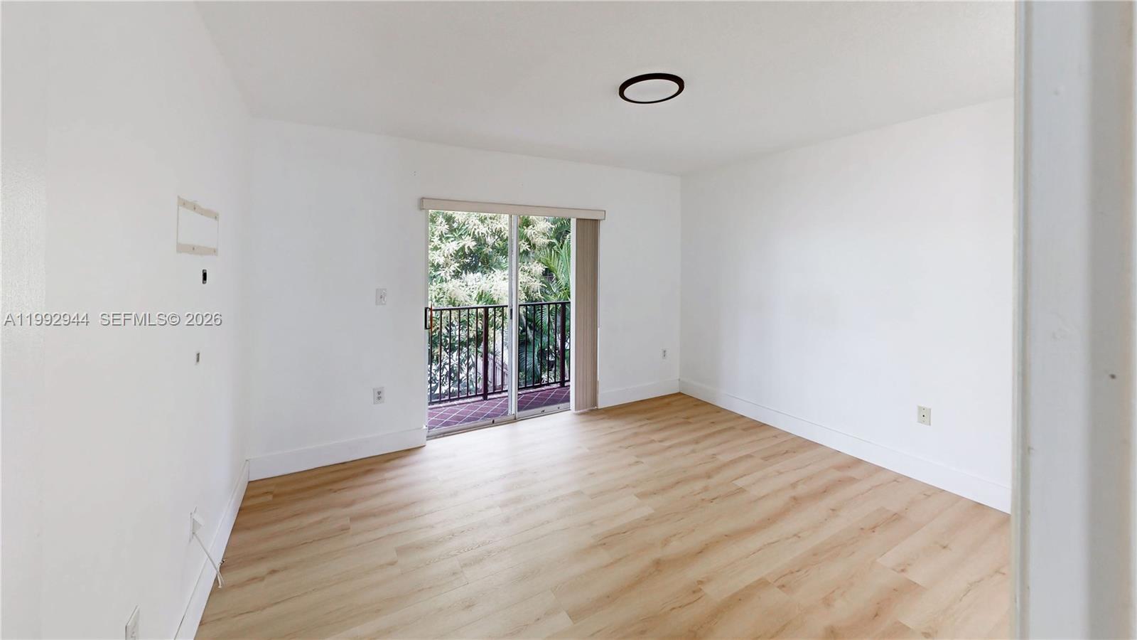 VILLAS AT THE HAMMOCKS CO - Residential