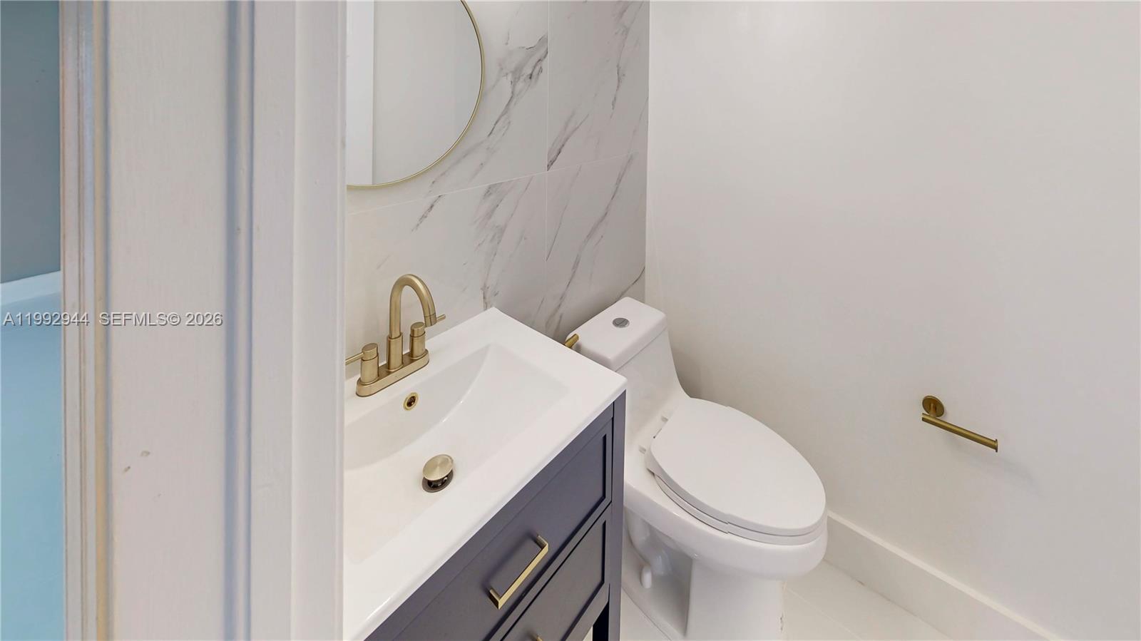 VILLAS AT THE HAMMOCKS CO - Residential