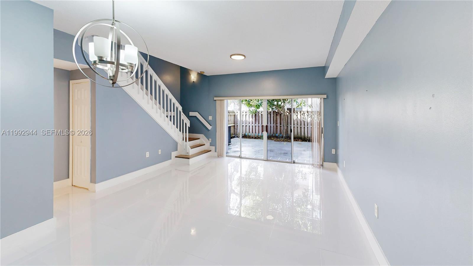 VILLAS AT THE HAMMOCKS CO - Residential