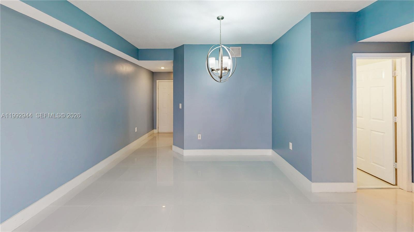 VILLAS AT THE HAMMOCKS CO - Residential