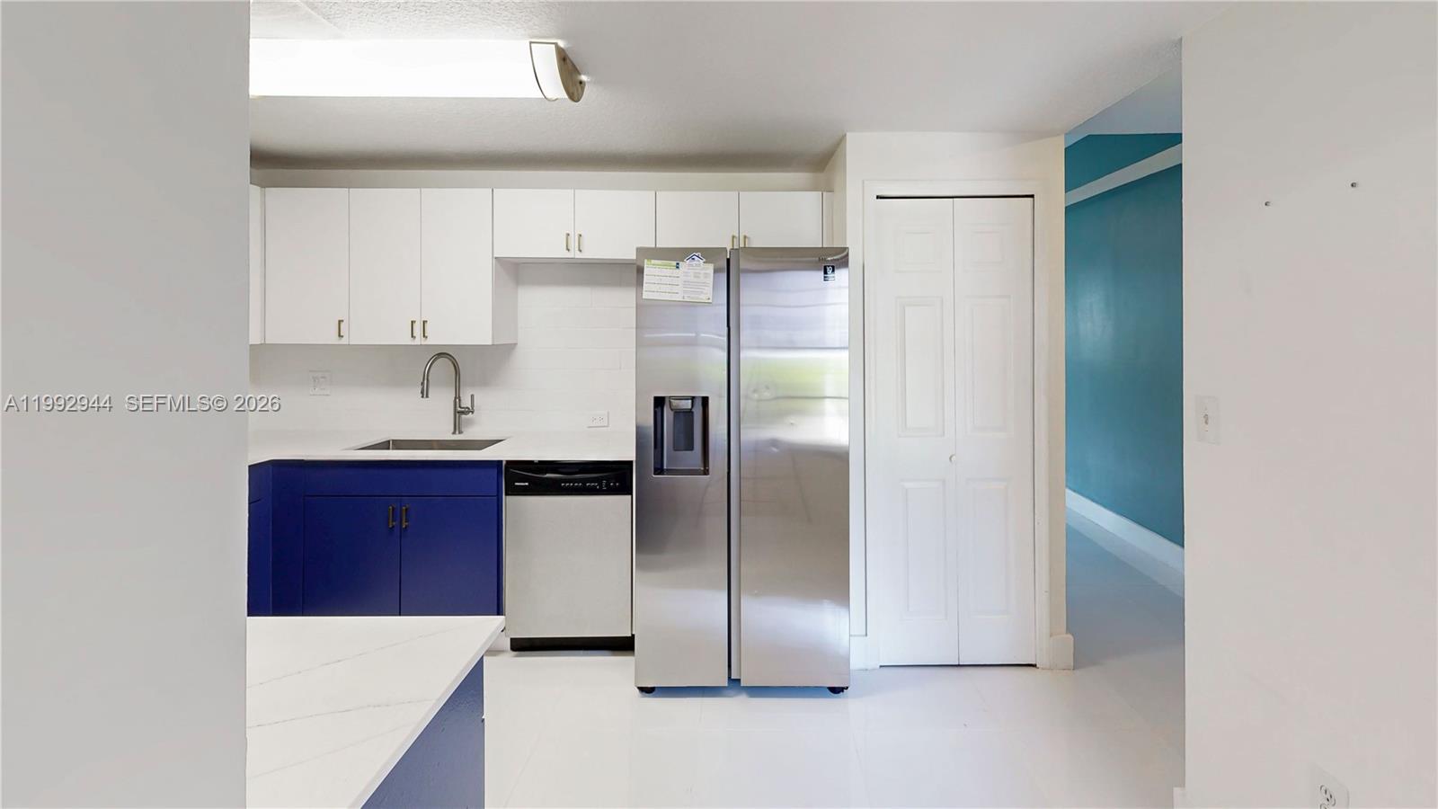 VILLAS AT THE HAMMOCKS CO - Residential