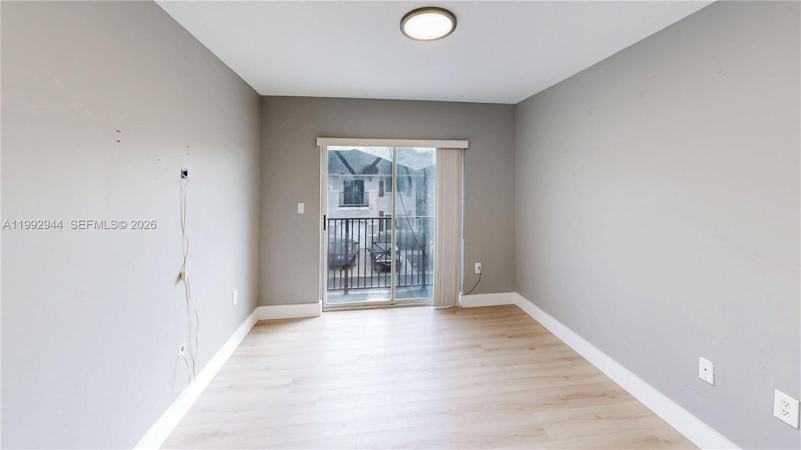 VILLAS AT THE HAMMOCKS CO - Residential