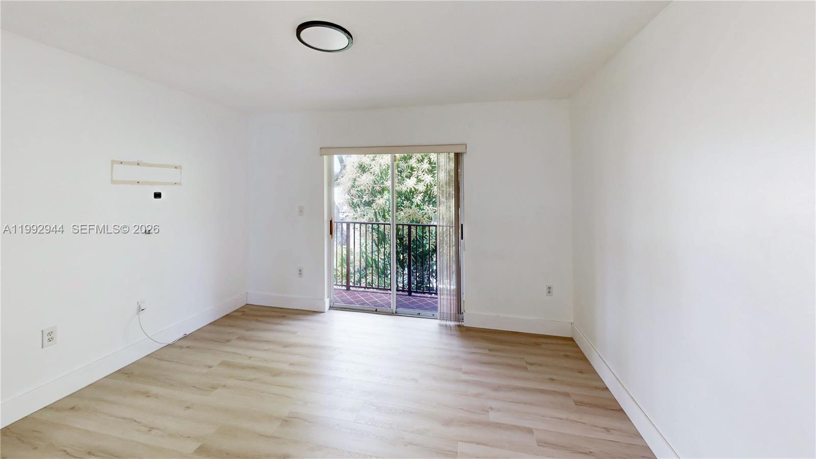 VILLAS AT THE HAMMOCKS CO - Residential