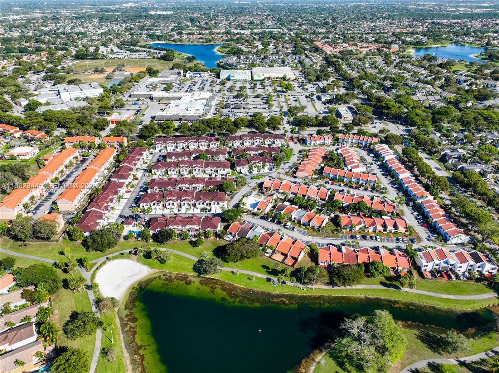 VILLAS AT THE HAMMOCKS CO - Residential