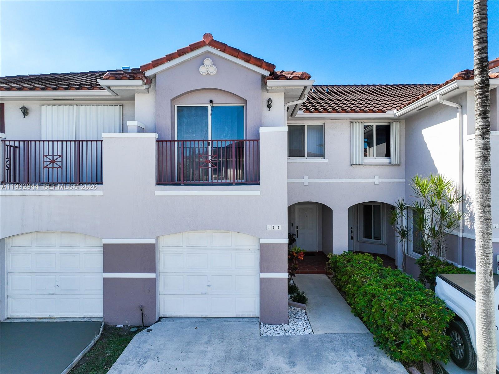 VILLAS AT THE HAMMOCKS CO - Residential