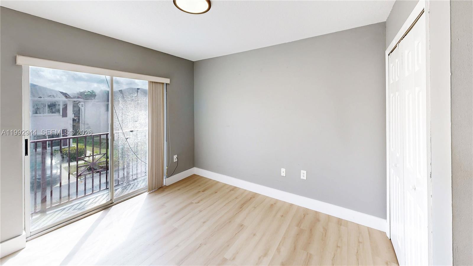 VILLAS AT THE HAMMOCKS CO - Residential