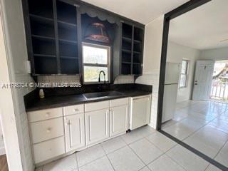 2202 Van Buren St 2