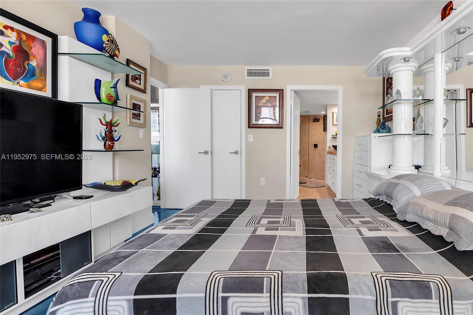 PLAZA TOWERS NORTH CONDO - Residential