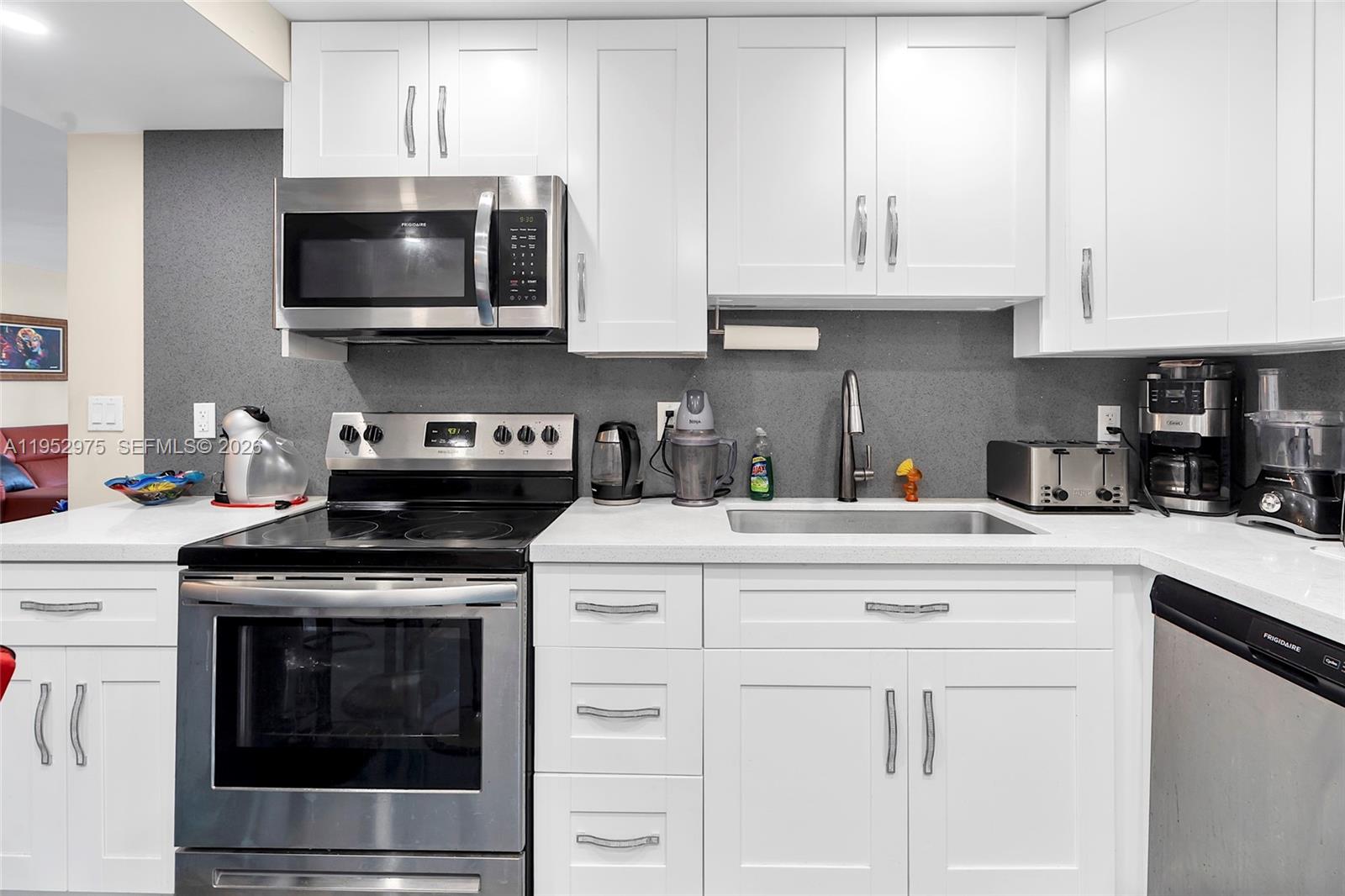 PLAZA TOWERS NORTH CONDO - Residential