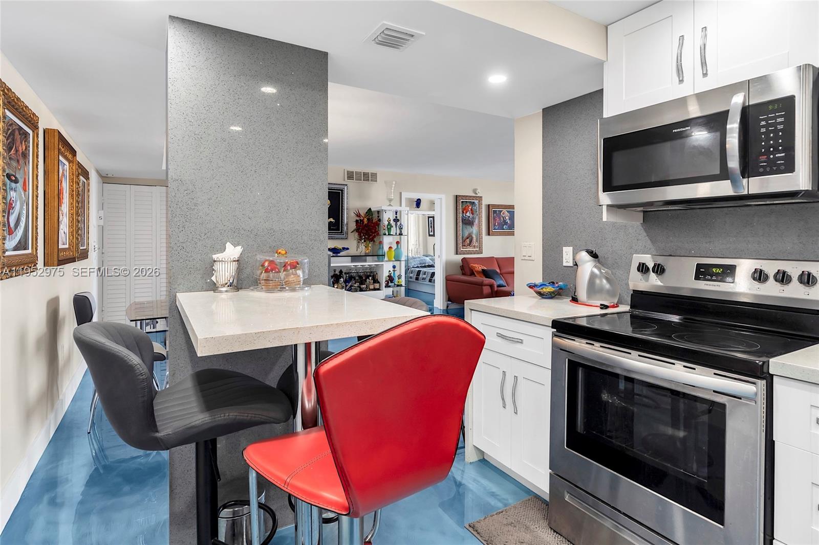 PLAZA TOWERS NORTH CONDO - Residential