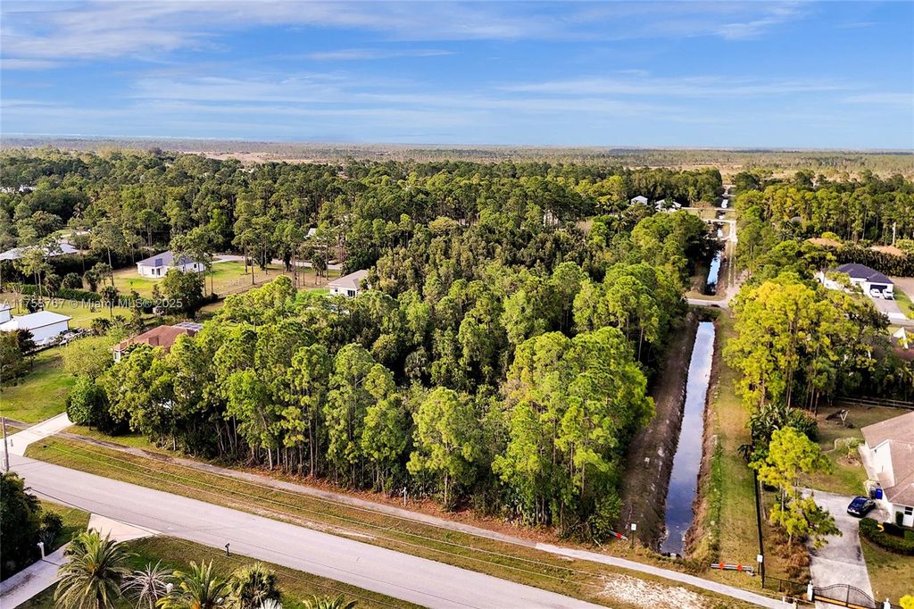 Photo of 17277 Hamlin Blvd, Other, FL 33470 (MLS # A11753767)