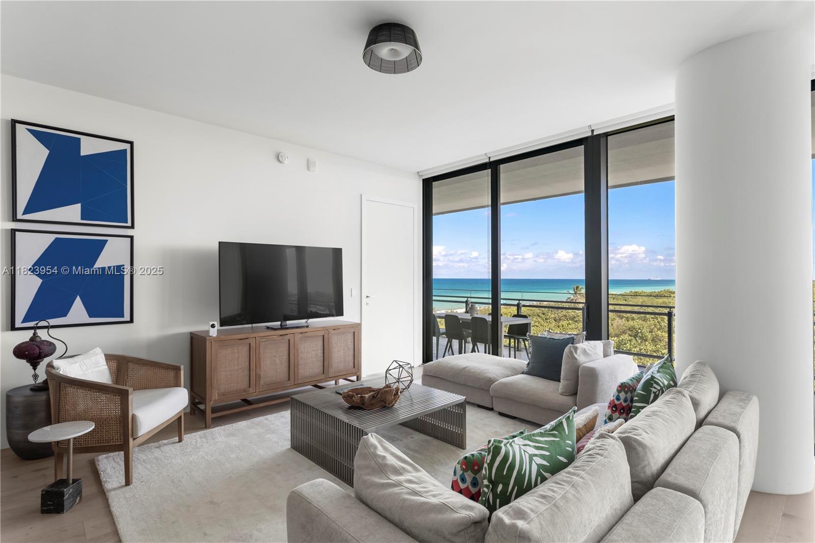 8701 Collins Ave 604
