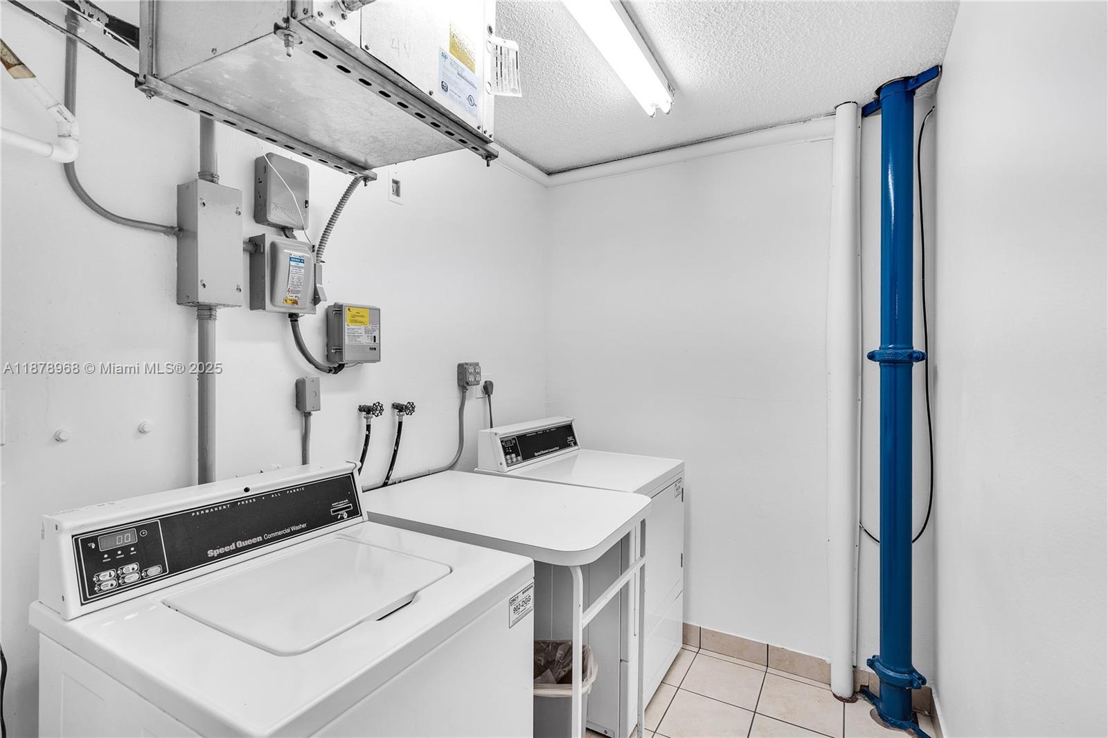 QUADOMAIN TOWER I AND IV - Residential