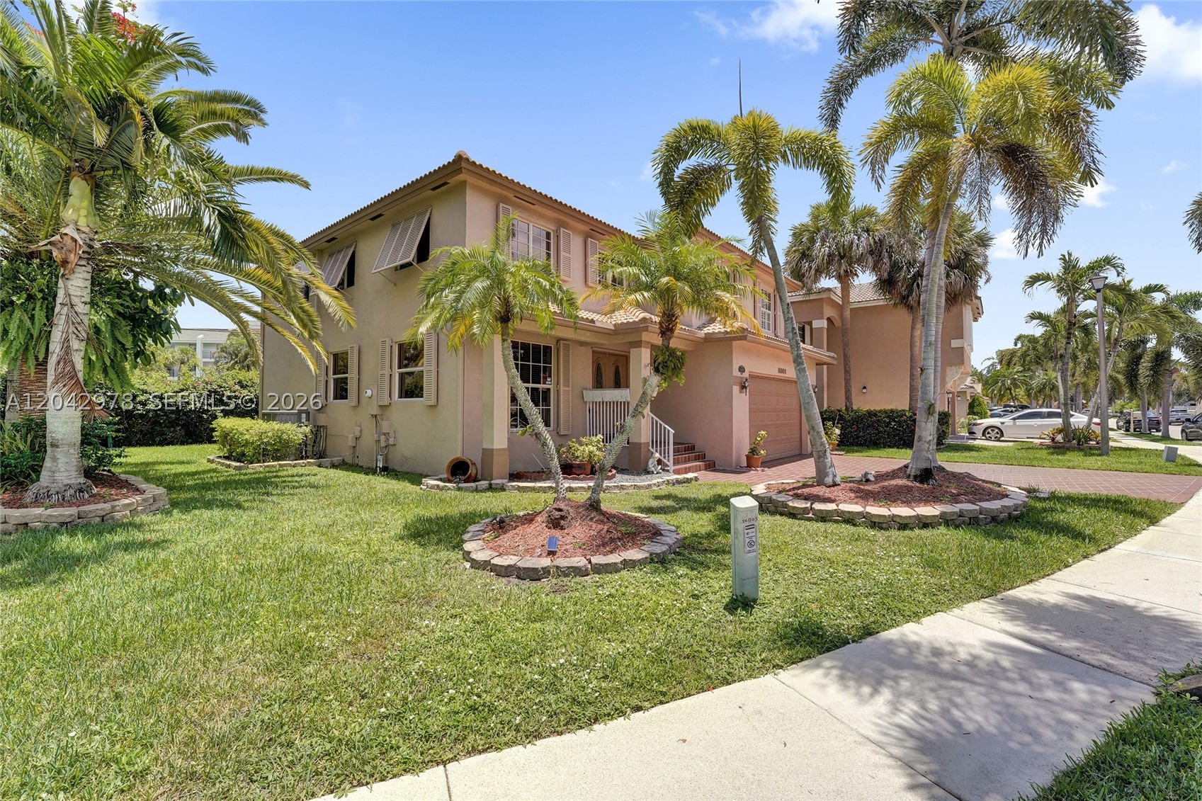 16091 La Costa Dr