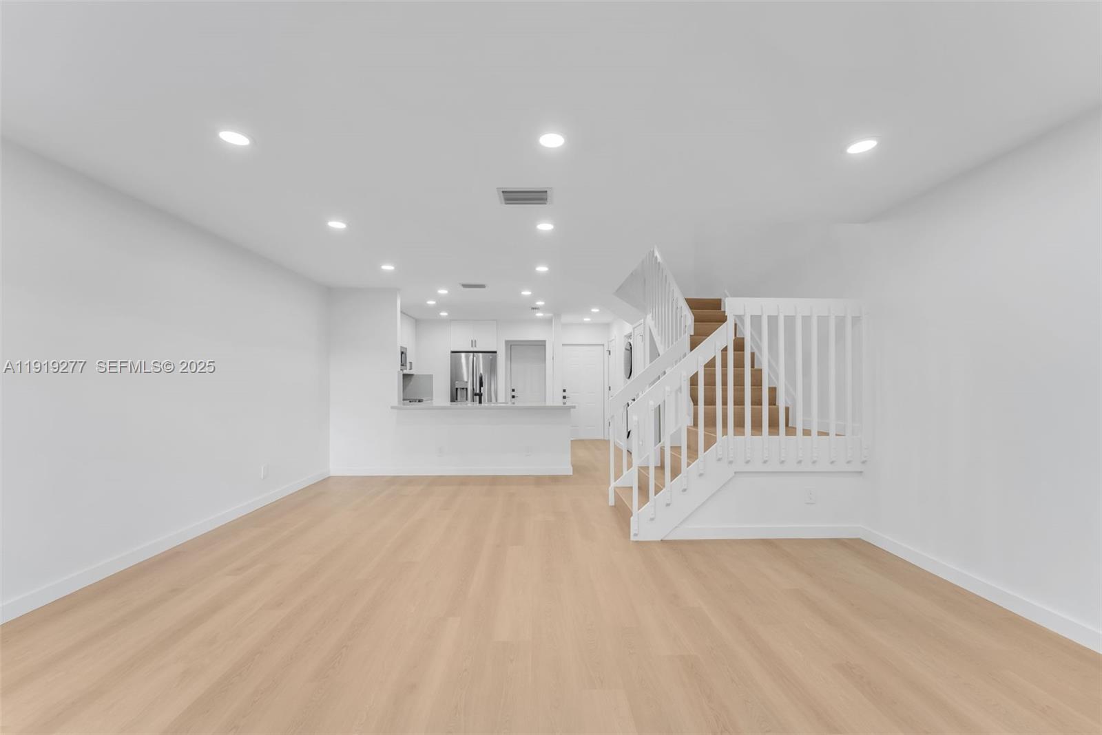 PEMBROKE POINTE SEC ONE - Residential