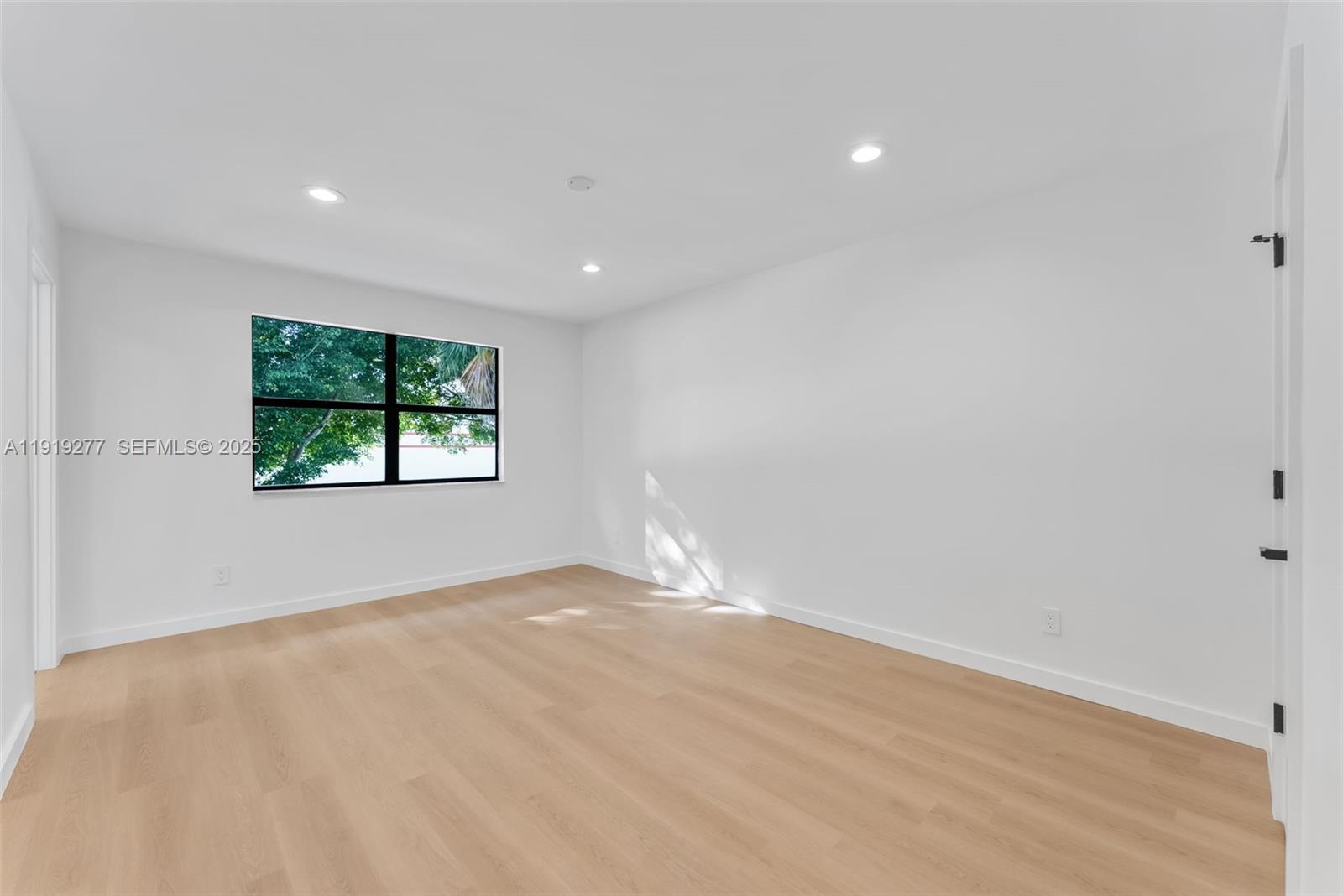 PEMBROKE POINTE SEC ONE - Residential