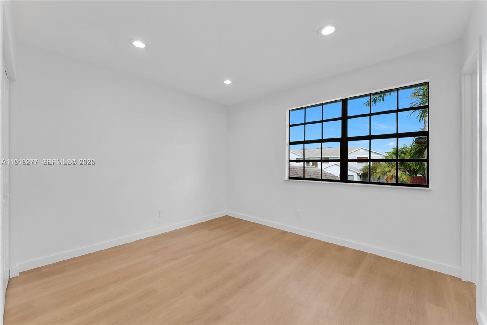 PEMBROKE POINTE SEC ONE - Residential