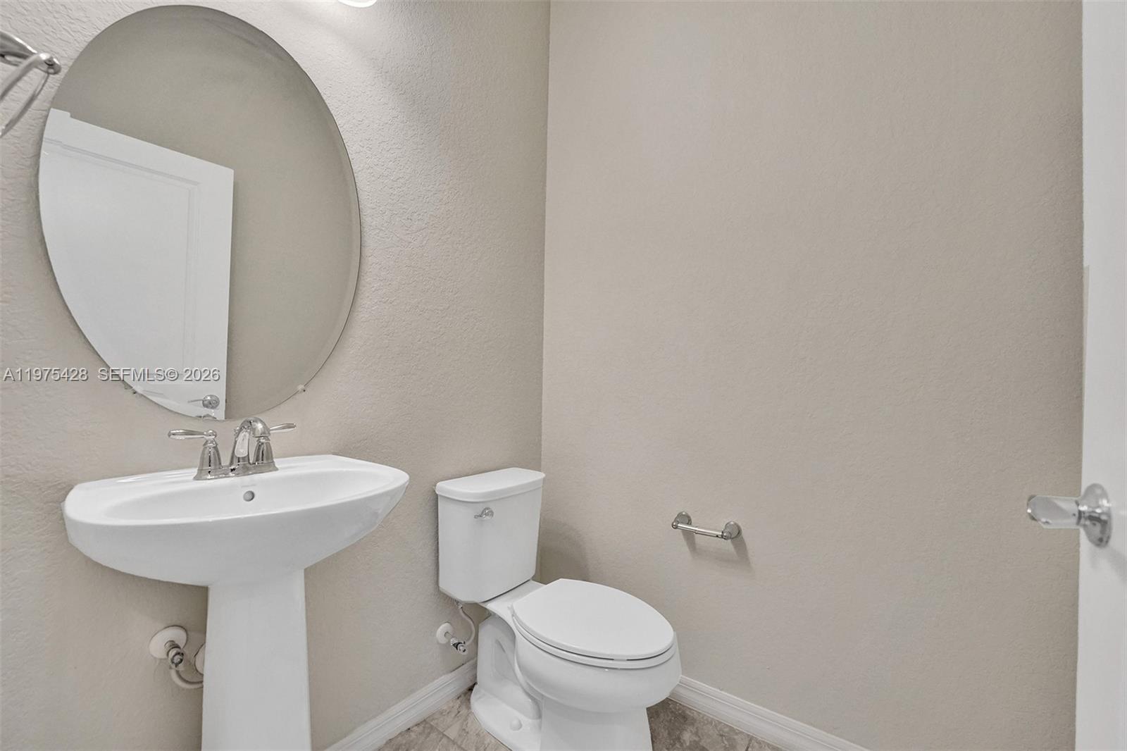 HILLCREST COUNTRY CLUB SO - Residential Lease