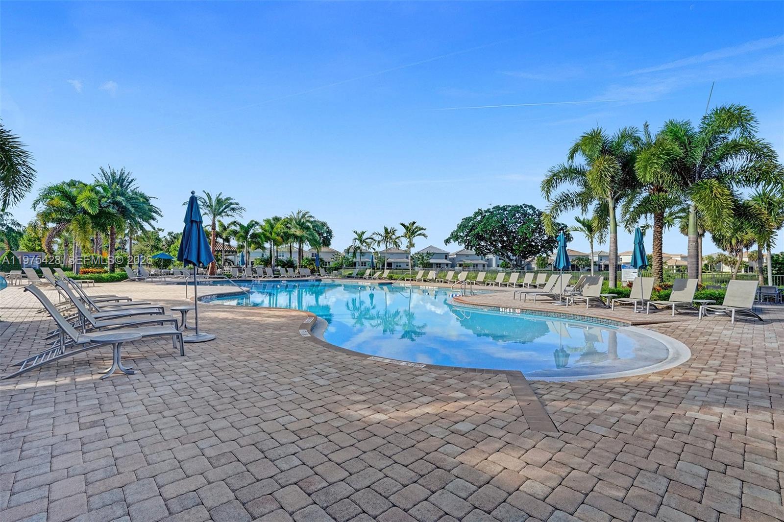 HILLCREST COUNTRY CLUB SO - Residential Lease