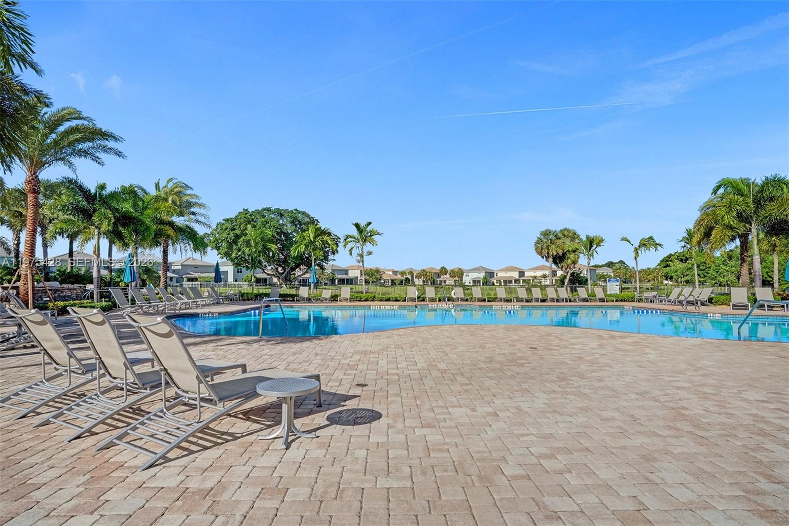 HILLCREST COUNTRY CLUB SO - Residential Lease