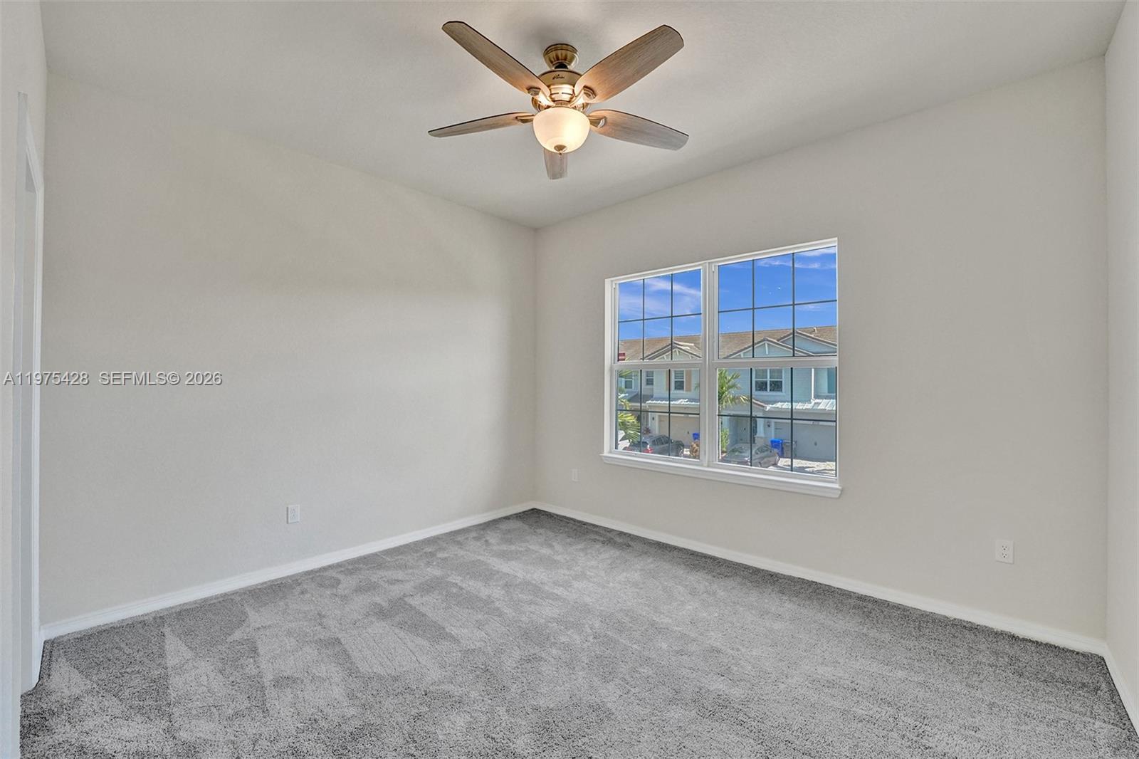 HILLCREST COUNTRY CLUB SO - Residential Lease