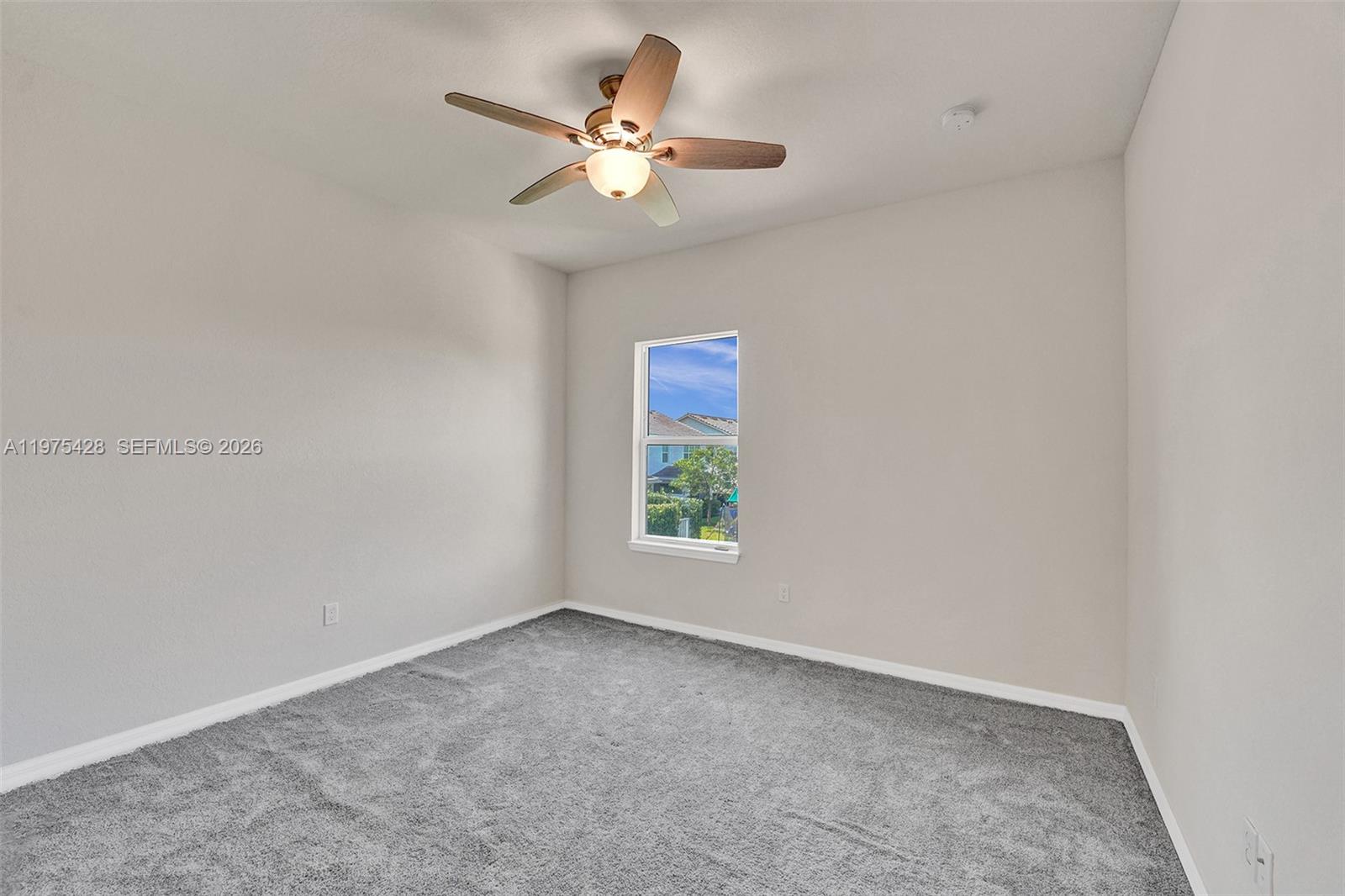 HILLCREST COUNTRY CLUB SO - Residential Lease