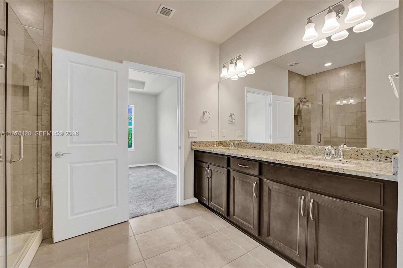 HILLCREST COUNTRY CLUB SO - Residential Lease