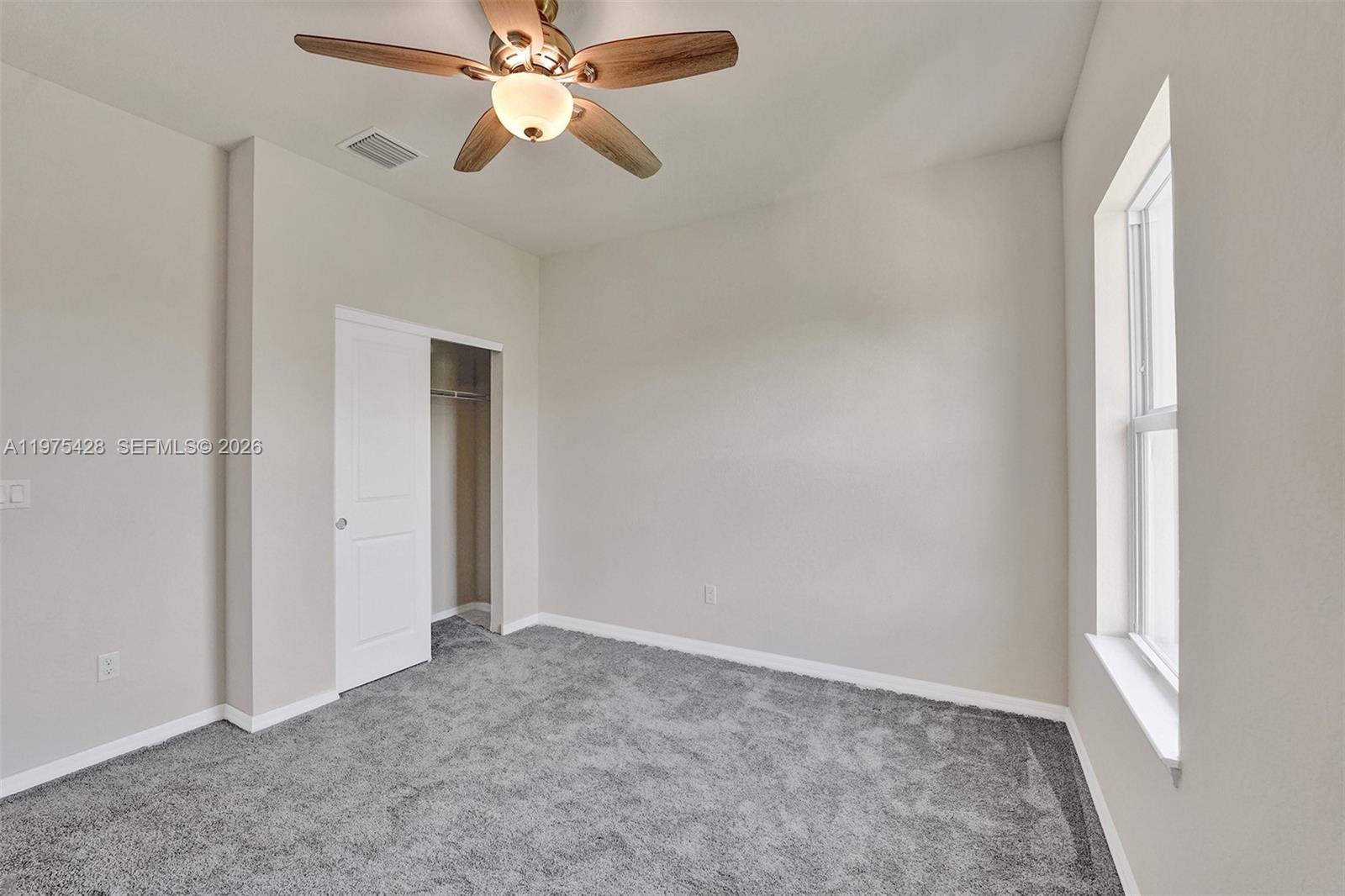 HILLCREST COUNTRY CLUB SO - Residential Lease