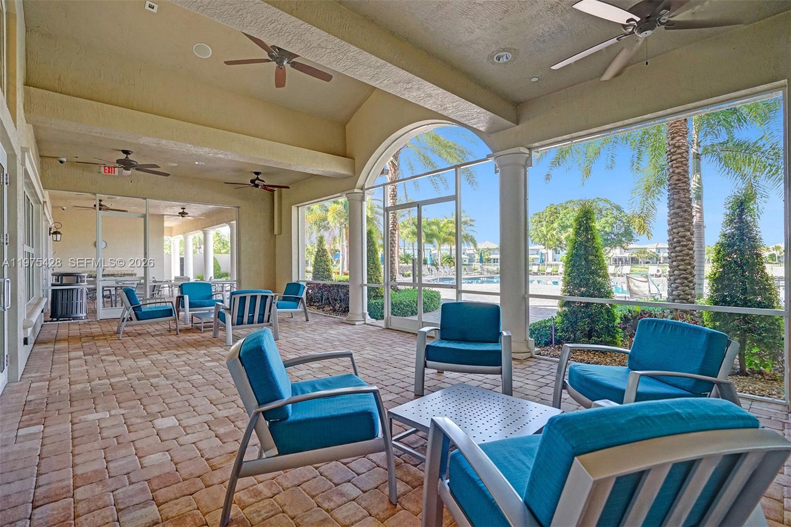 HILLCREST COUNTRY CLUB SO - Residential Lease