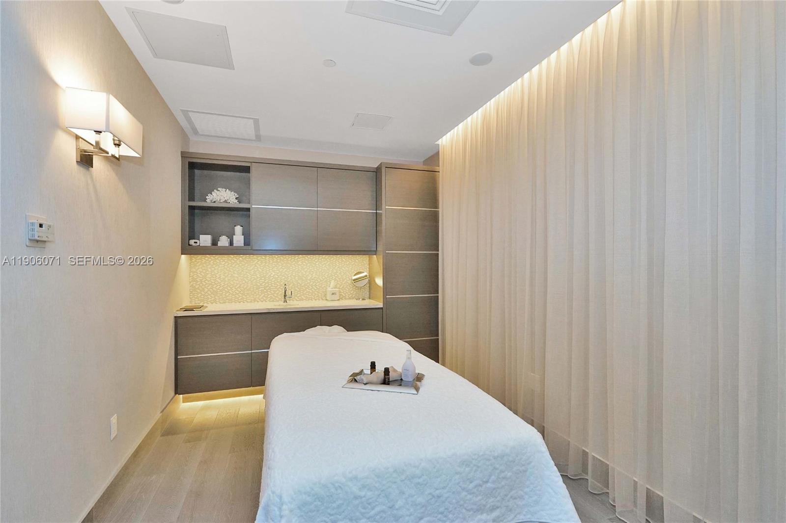 TOWERS OF PORTO VITA-SOUT - Residential