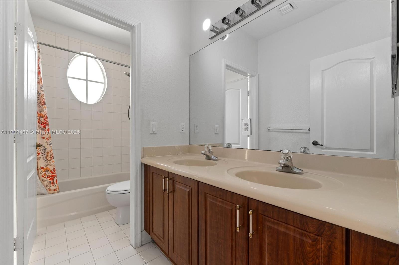 ISLANDS AT DORAL NORTHWES - Residential Lease