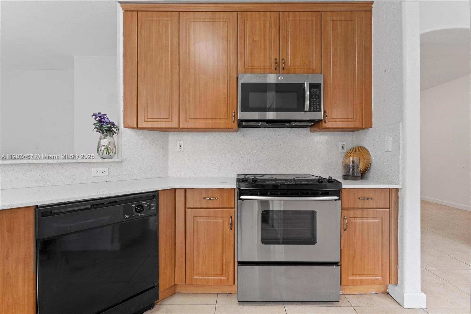 ISLANDS AT DORAL NORTHWES - Residential Lease