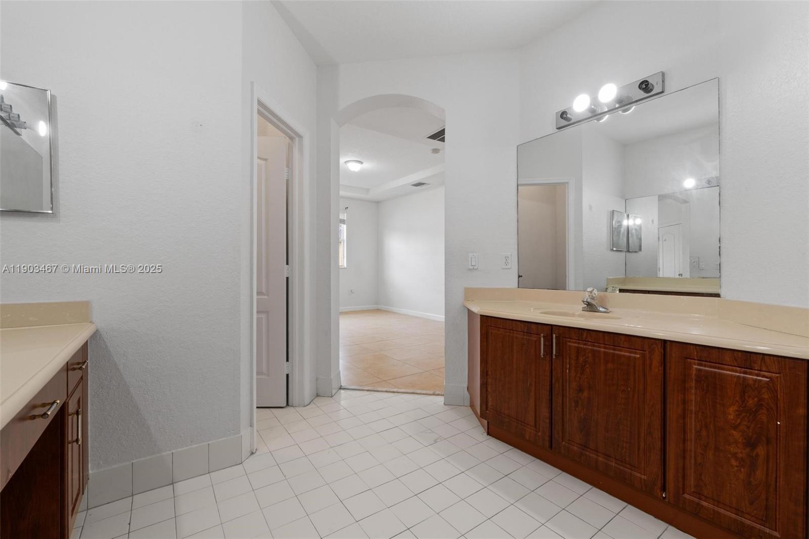 ISLANDS AT DORAL NORTHWES - Residential Lease