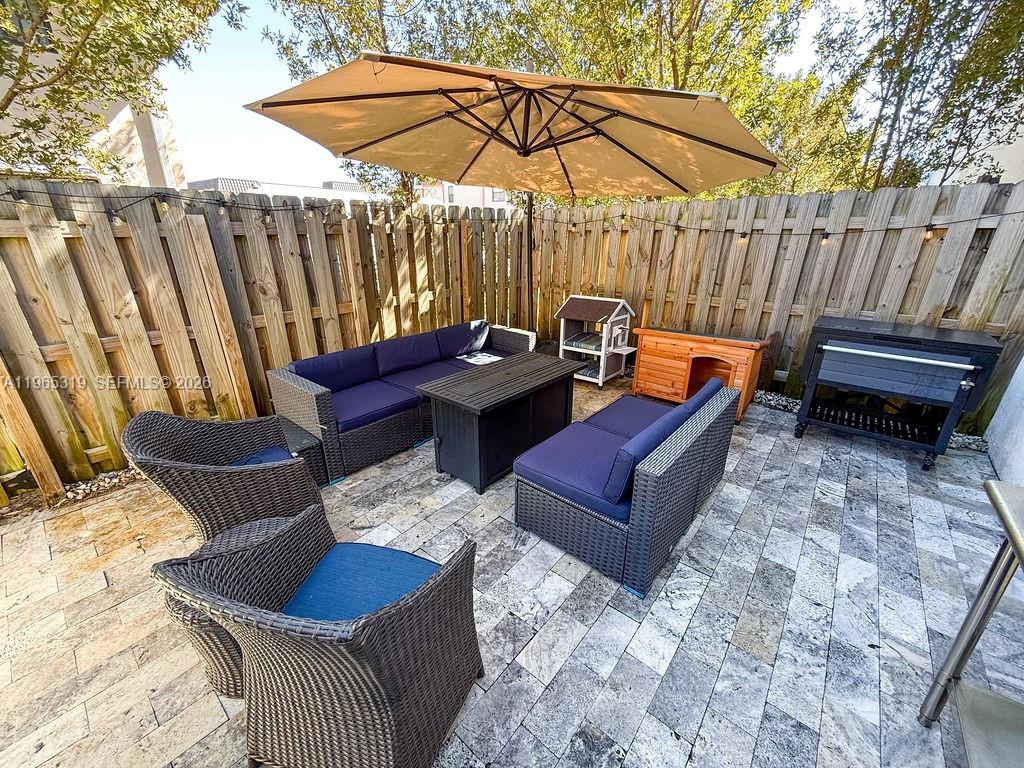 VIA VENTURA NEIGHBORHOOD - Residential