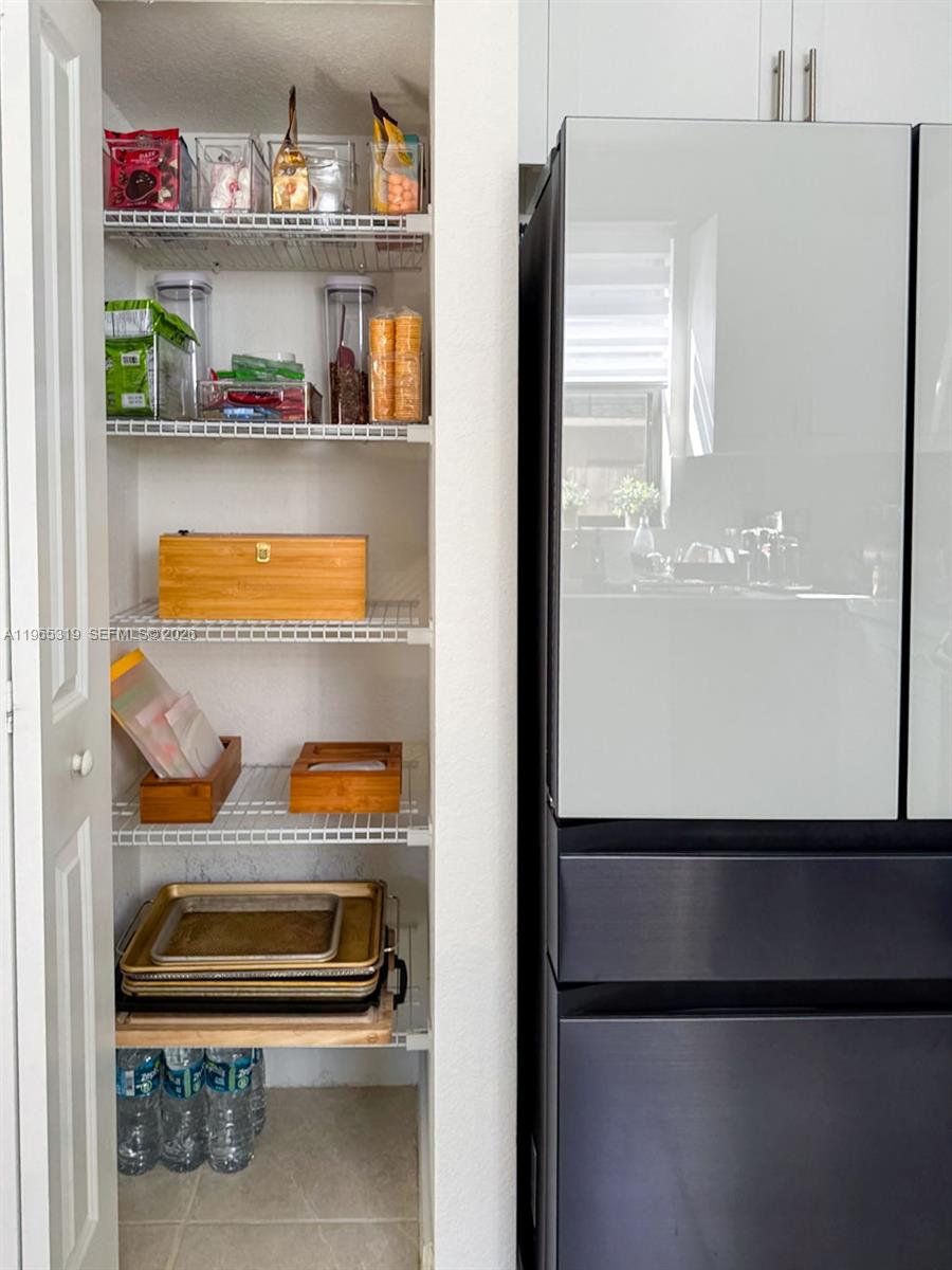 VIA VENTURA NEIGHBORHOOD - Residential