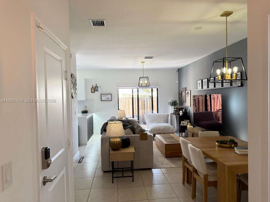 VIA VENTURA NEIGHBORHOOD - Residential