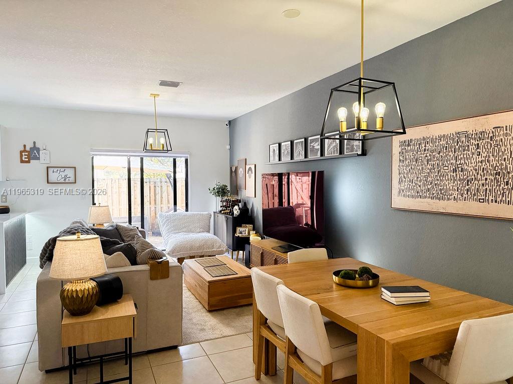 VIA VENTURA NEIGHBORHOOD - Residential