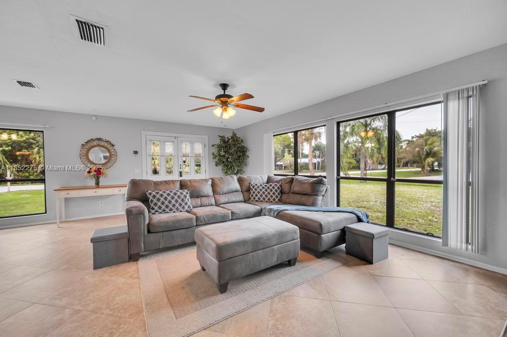 INDIAN RIVER ESTATES UNIT - Residential Lease