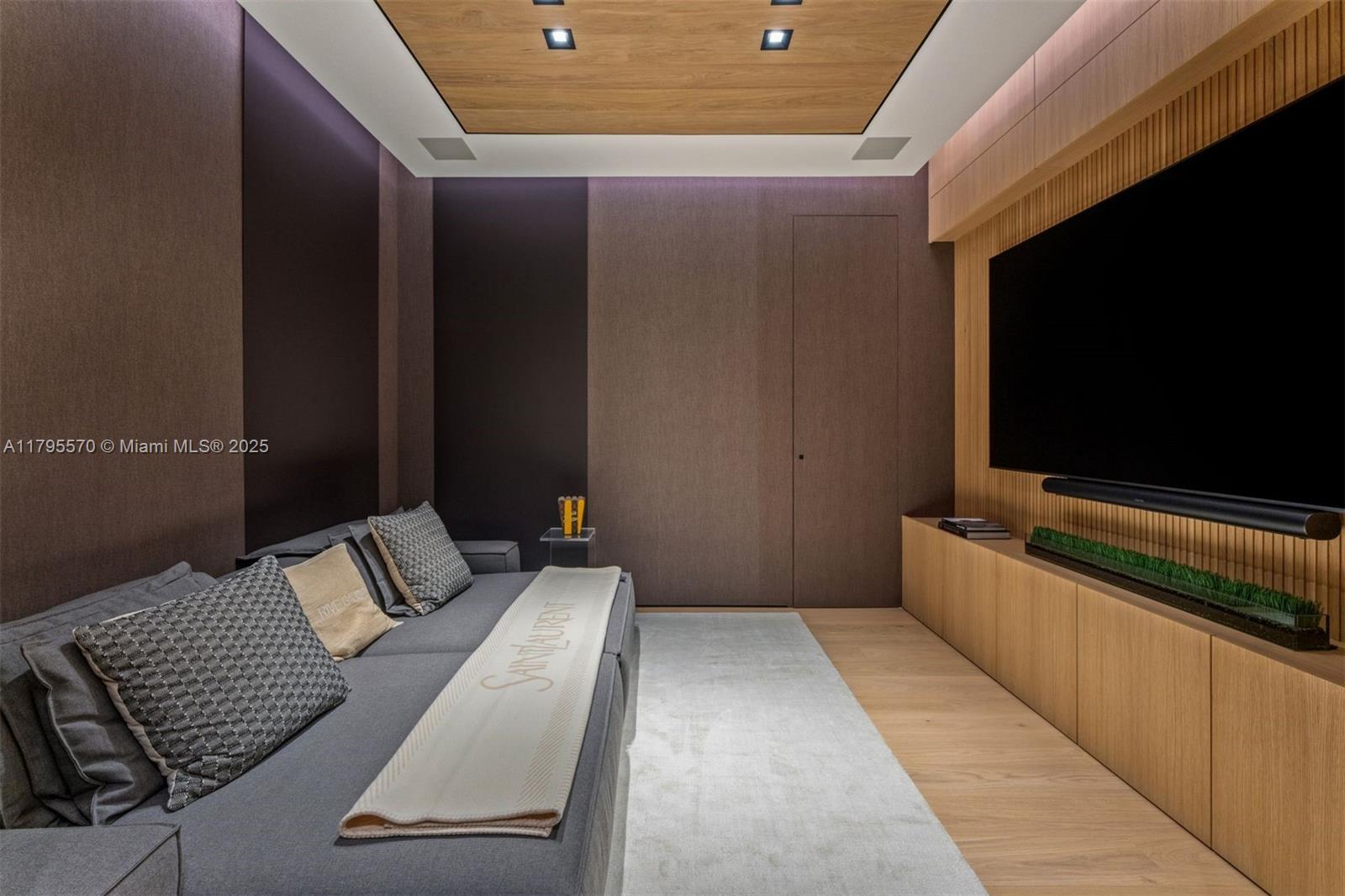 DI LIDO ISLAND - Residential