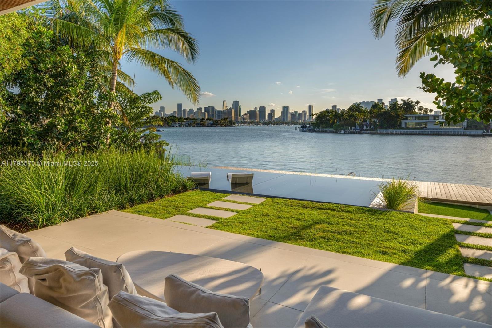 DI LIDO ISLAND - Residential
