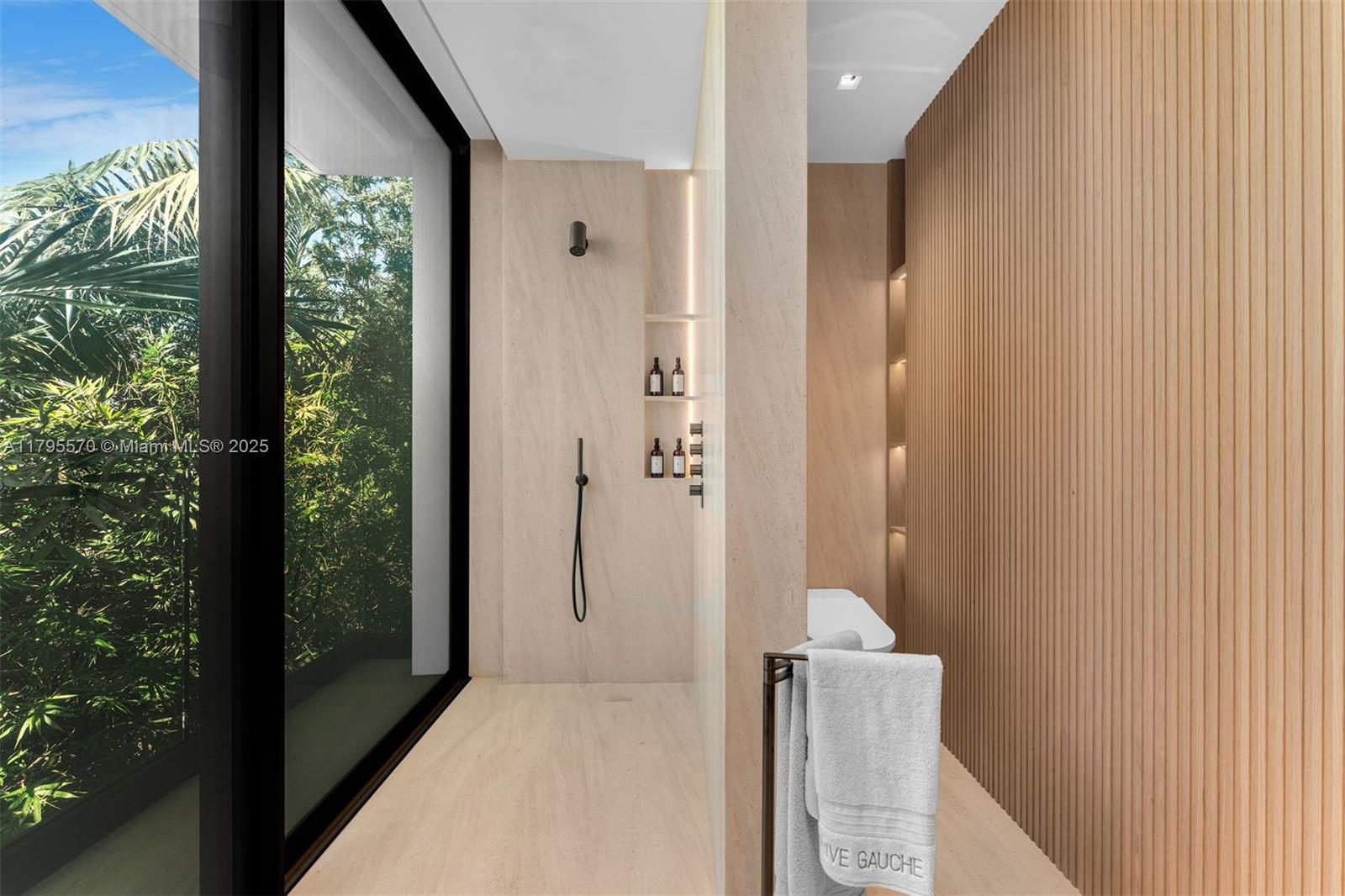 DI LIDO ISLAND - Residential