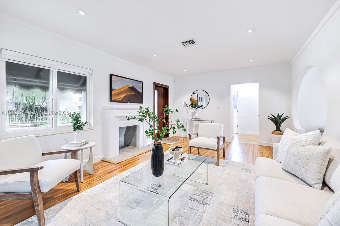 DUNNINGS MIAMI SHORES EXT - Residential