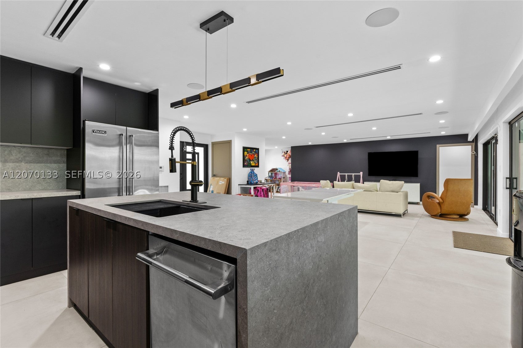200 N 52nd Ave